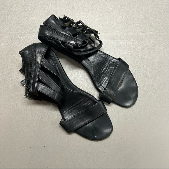 Fendi Caged Sandal Strappy Black Buckle Closure Flats Shoe Womens Size 37 - Picture 1 of 6